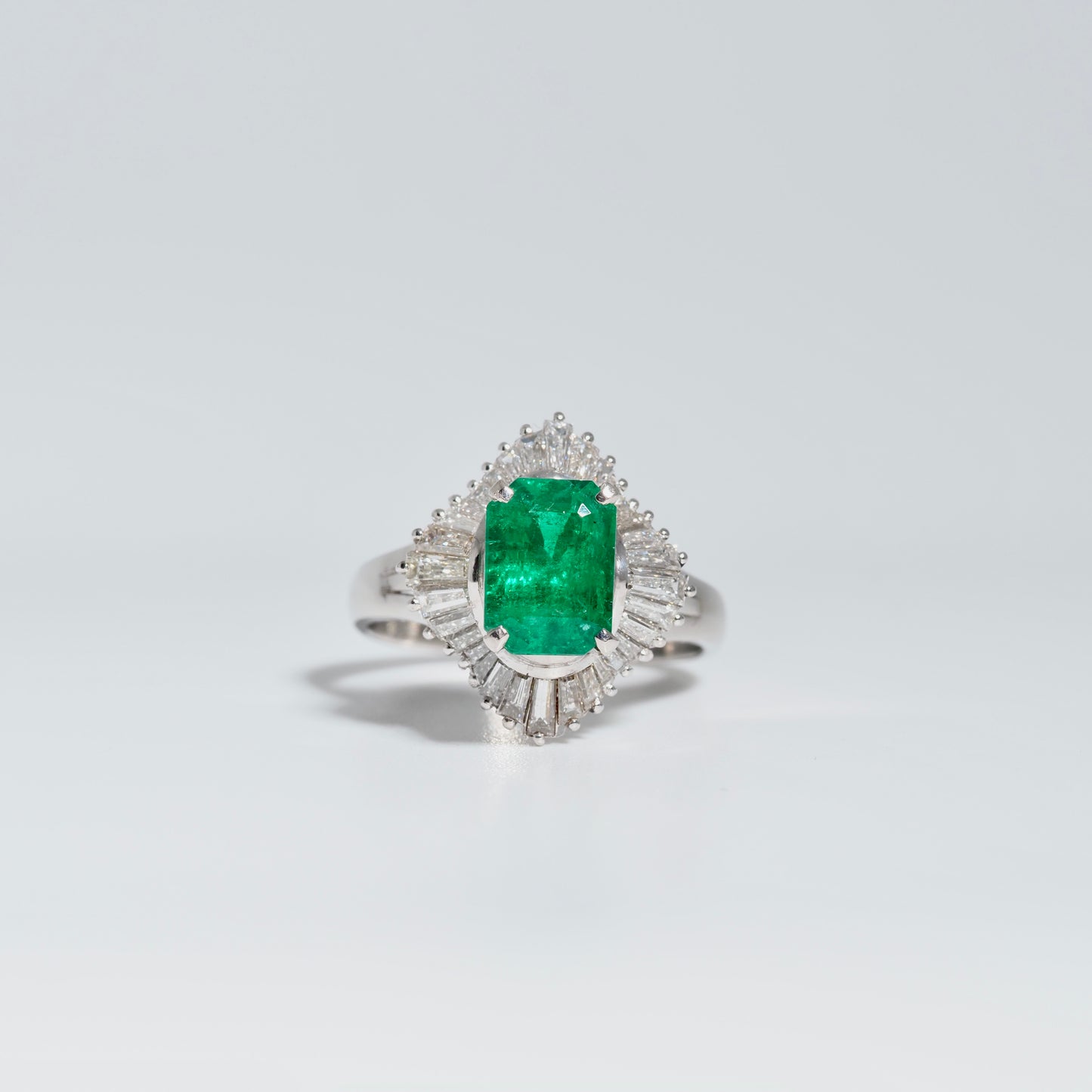 Pt900 1粒エメラルド＆バゲットカットダイヤ リング #14