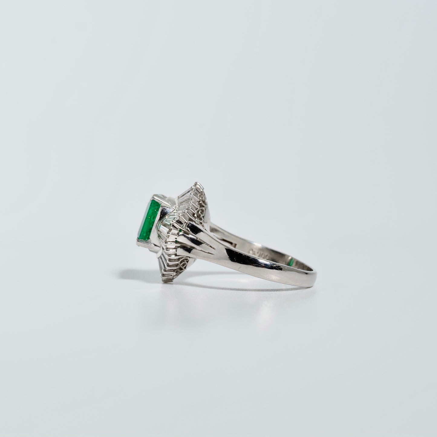 Pt900 1粒エメラルド＆バゲットカットダイヤ リング #14